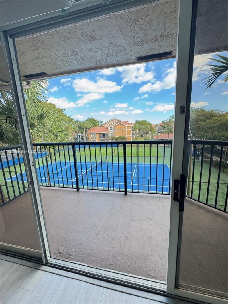 8801 Wiles Rd , Unit 308, Coral Springs, FL 33067 Photo