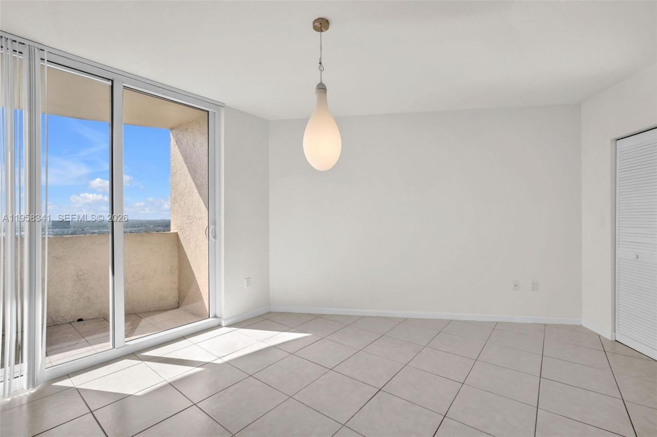 19501 W Country Club Dr , Unit 2011, Aventura, FL 33180 Photo