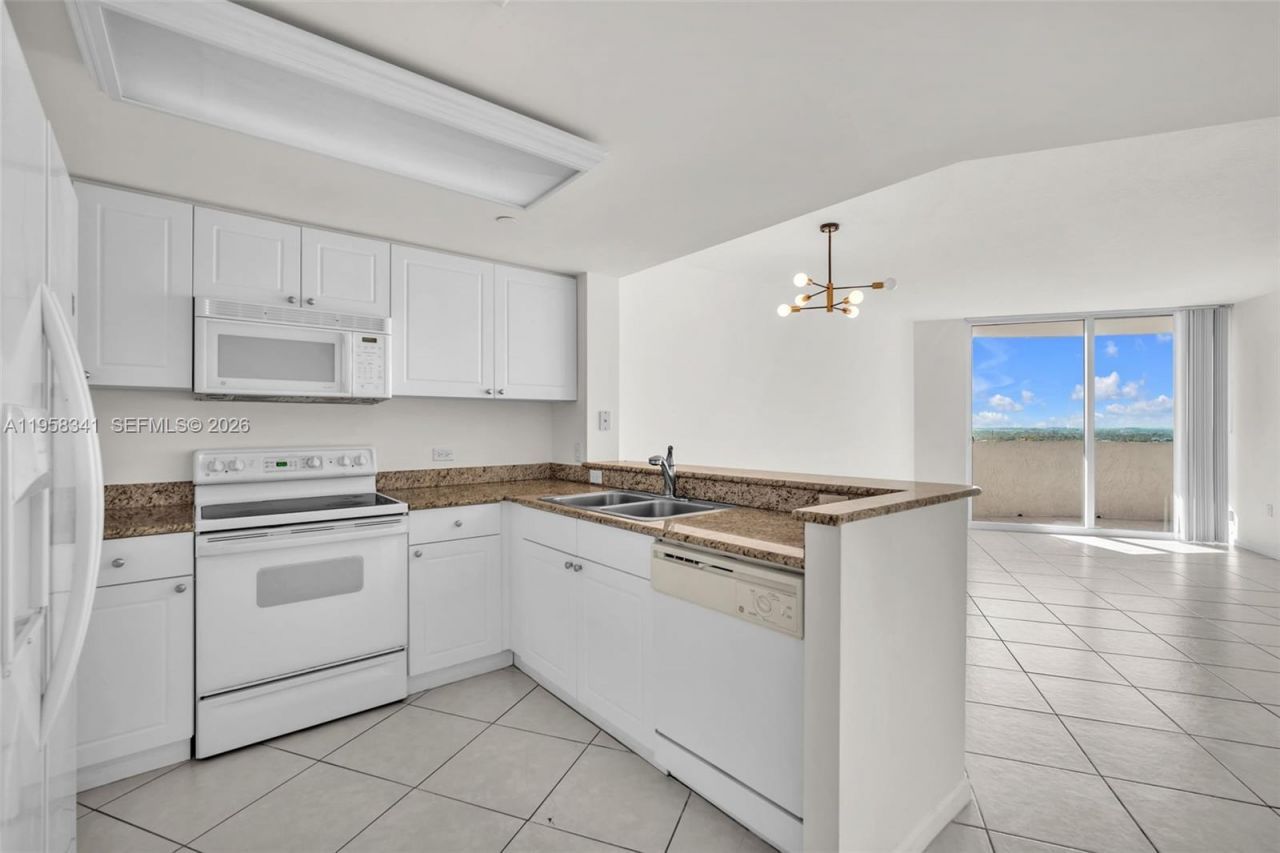 19501 W Country Club Dr , Unit 2011, Aventura, FL 33180 Photo