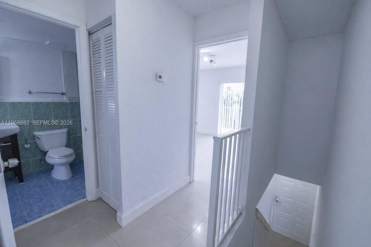 2740 W 76 St, Unit 203, Hialeah, FL 33016 Photo