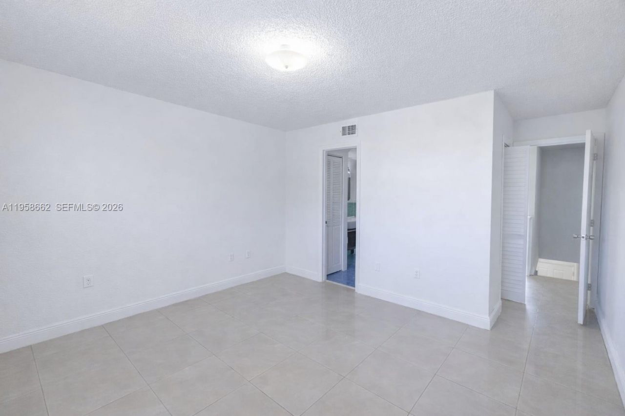 2740 W 76 St, Unit 203, Hialeah, FL 33016 Photo