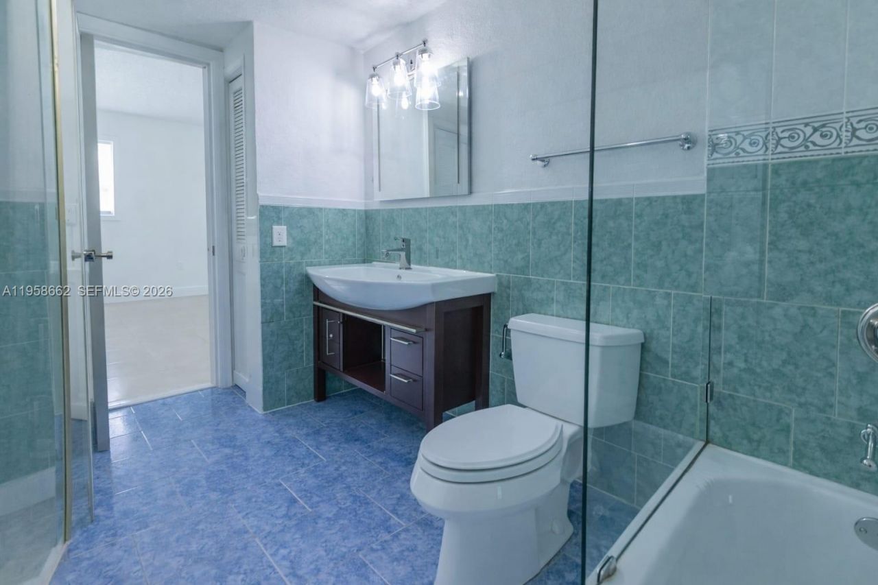 2740 W 76 St, Unit 203, Hialeah, FL 33016 Photo