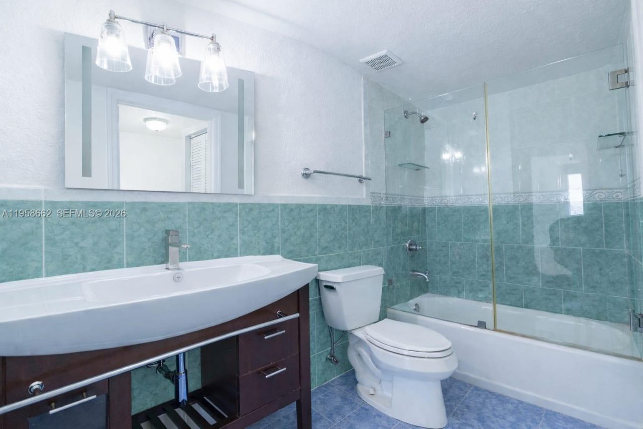 2740 W 76 St, Unit 203, Hialeah, FL 33016 Photo