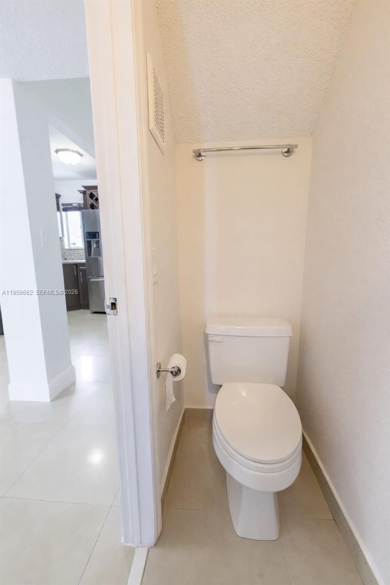 2740 W 76 St, Unit 203, Hialeah, FL 33016 Photo