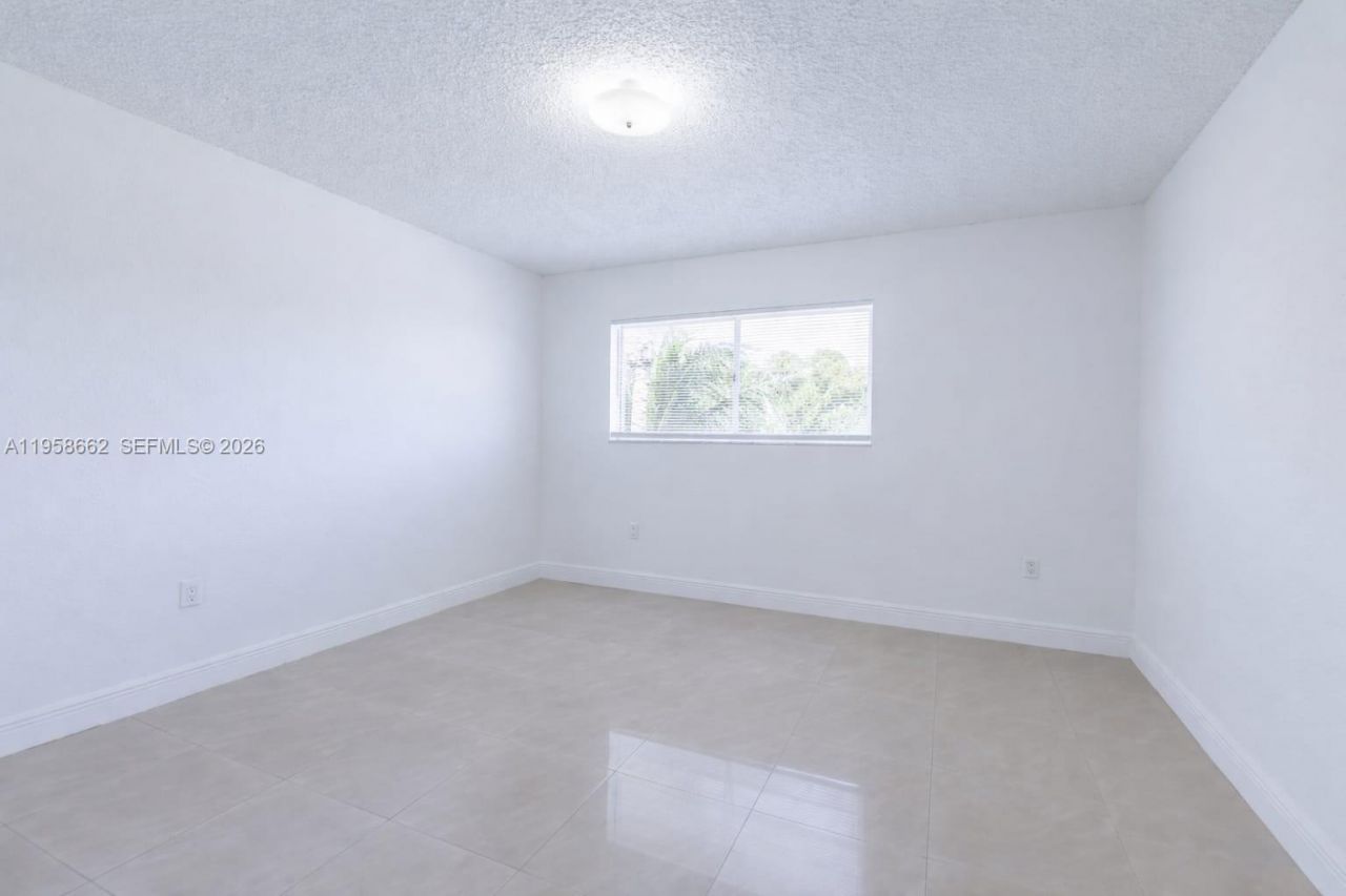 2740 W 76 St, Unit 203, Hialeah, FL 33016 Photo