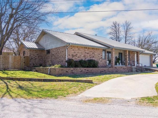 1811 Saylor Street , Goldthwaite, TX 76844