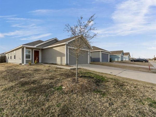 5430 LONGSHADOW Drive, Princeton, TX 75407
