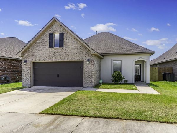 1045 Gentle Wind Dr, Baton Rouge, LA 70820