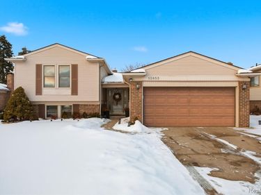 13853 Deepwood Court, Sterling Heights, MI 48312