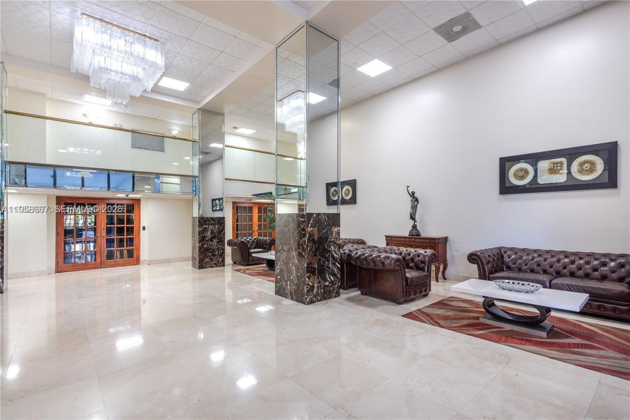 210 174th St , Unit 807, Sunny Isles Beach, FL 33160 Photo