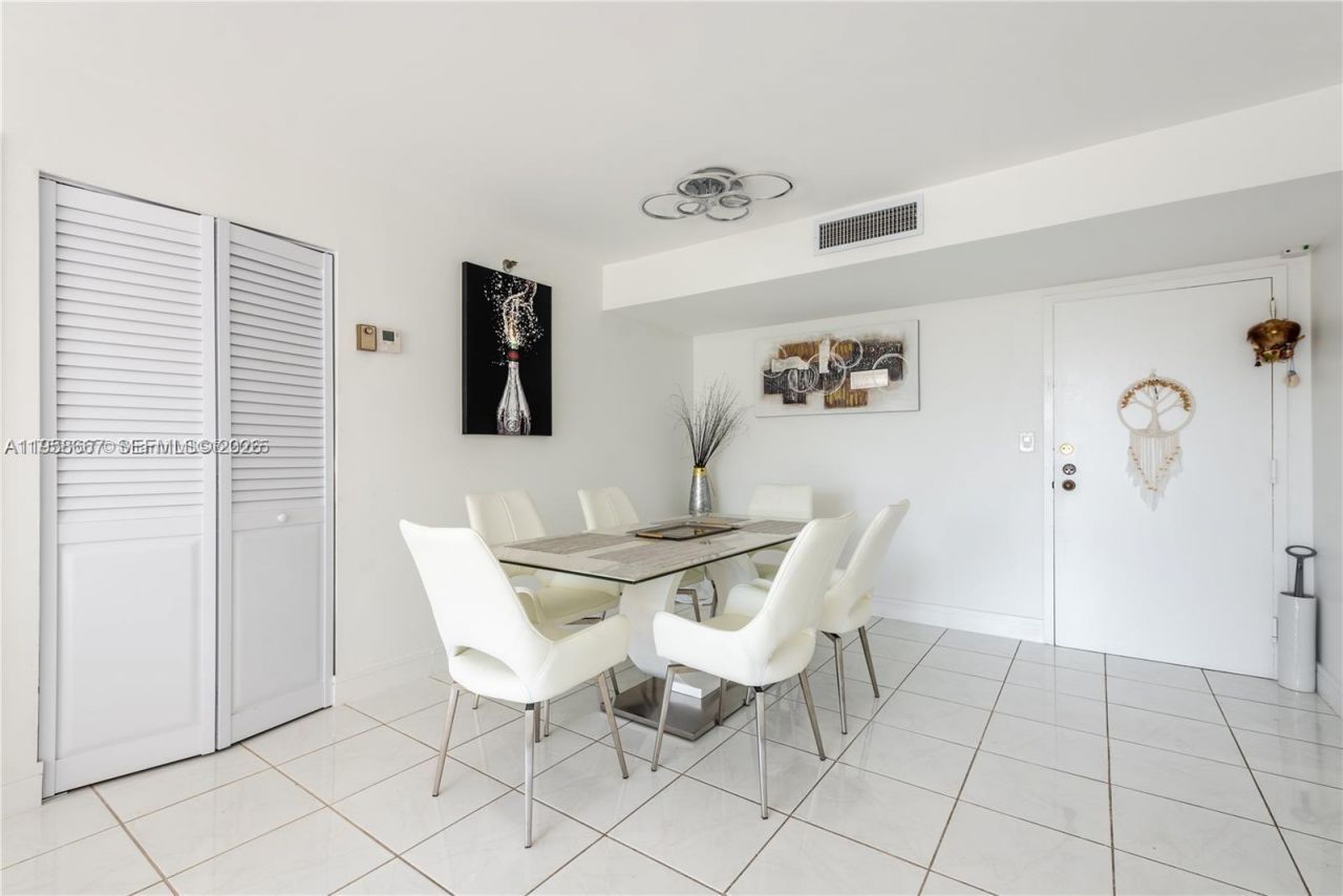 210 174th St , Unit 807, Sunny Isles Beach, FL 33160 Photo