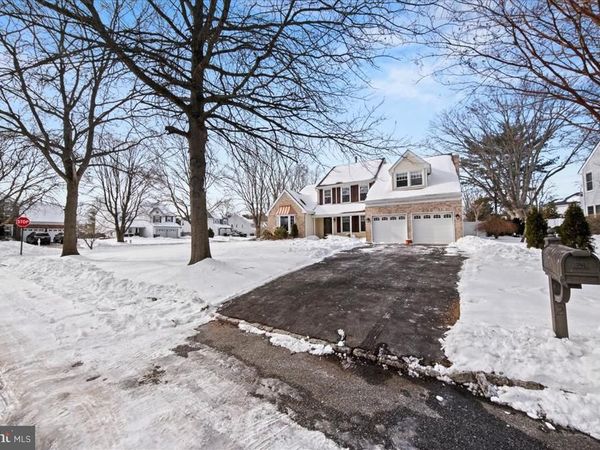 2 BURKE DRIVE, MEDFORD, NJ 08055