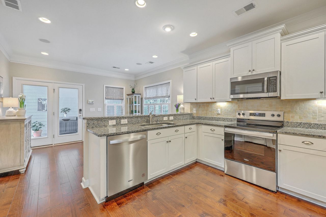 2353 Grandiflora Boulevard Photo 14