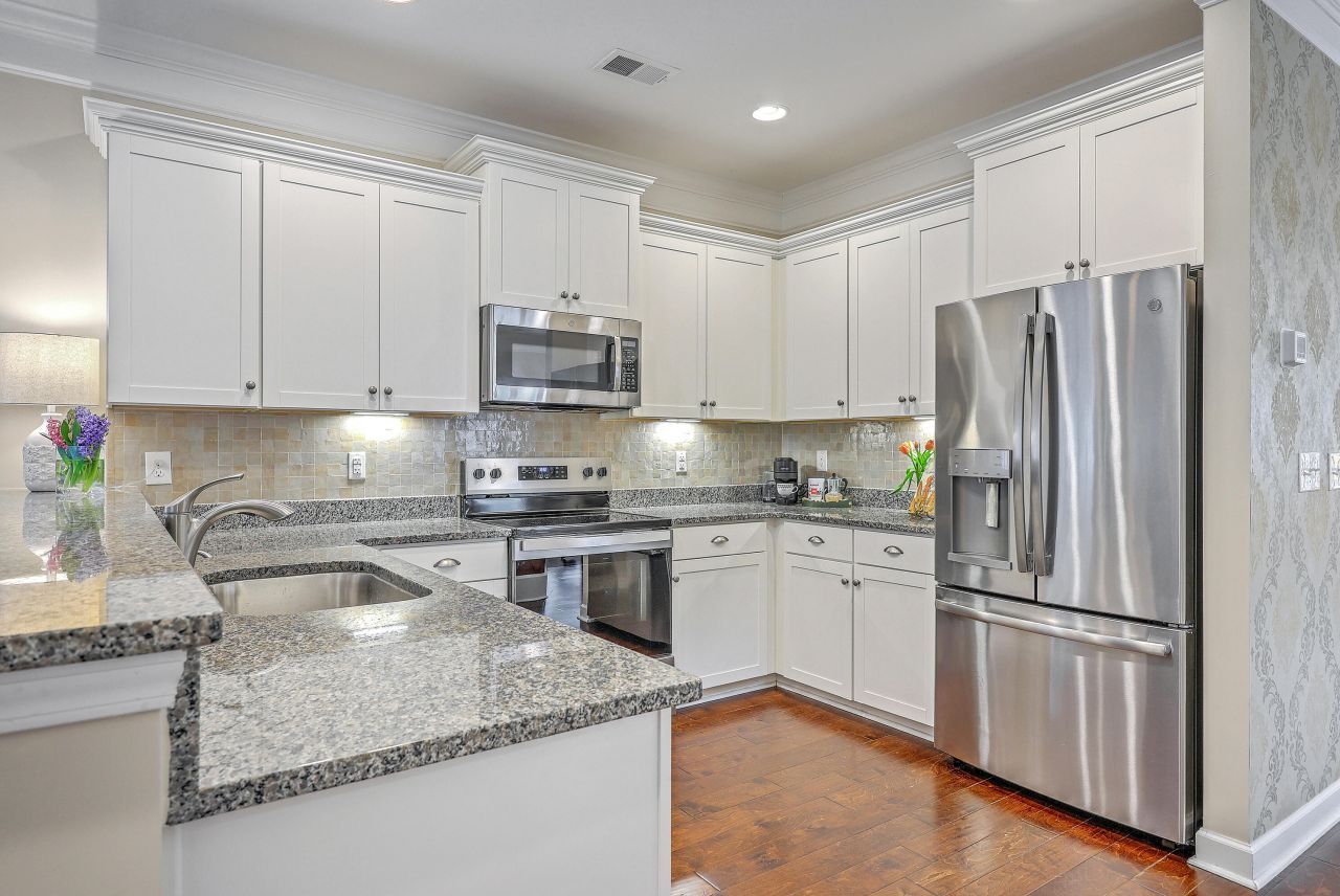 2353 Grandiflora Boulevard Photo 16