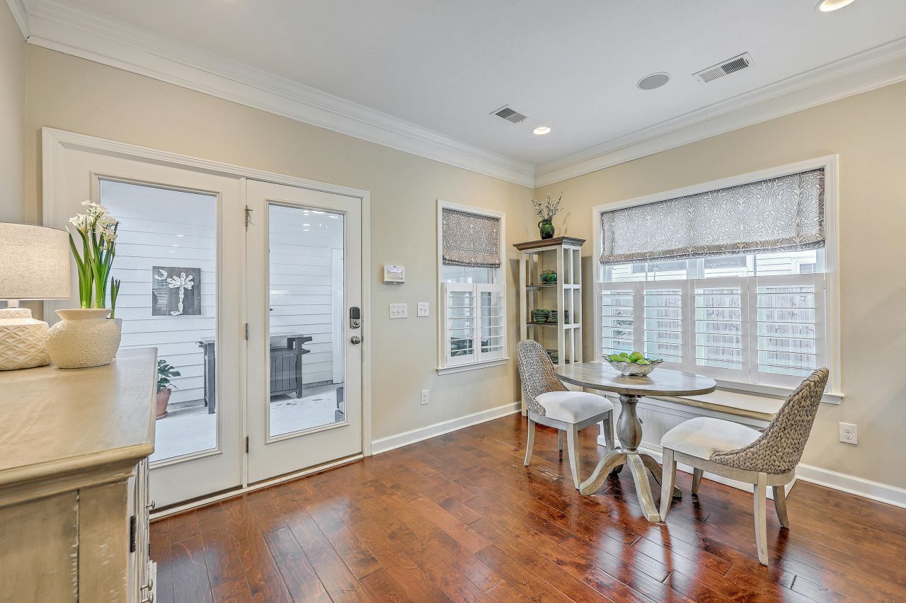 2353 Grandiflora Boulevard Photo 18