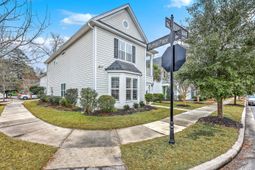 2353 Grandiflora Boulevard photo 4