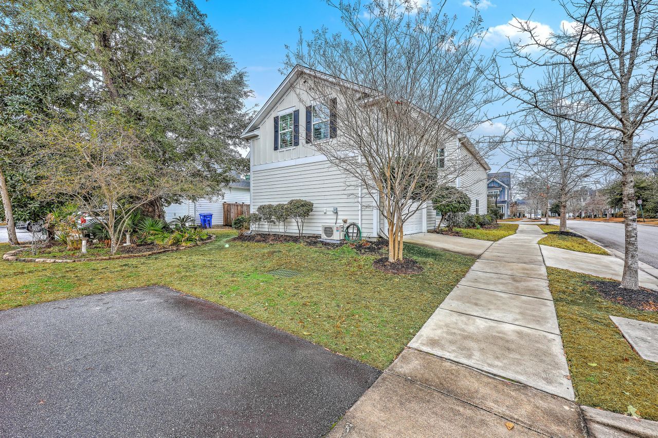 2353 Grandiflora Boulevard Photo 34