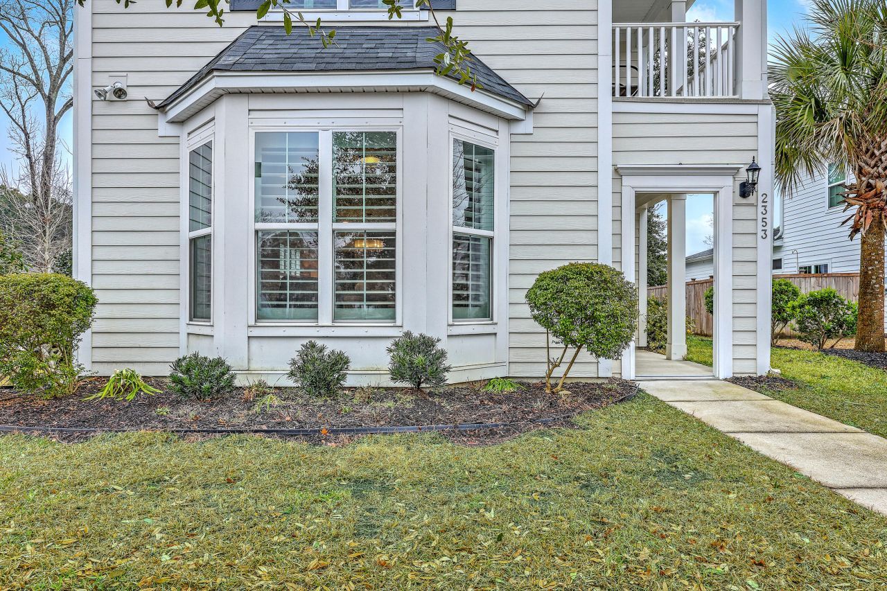 2353 Grandiflora Boulevard Photo 4