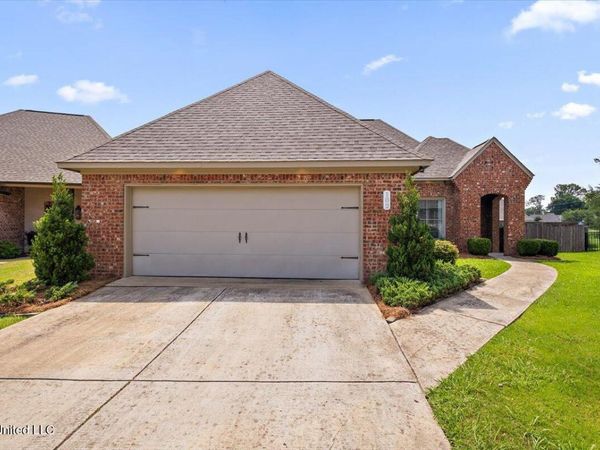 102 Hampton Chase, Madison, MS 39110