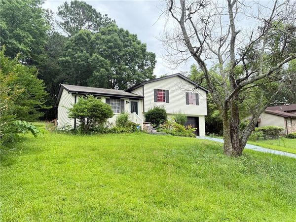 6692 Cambridge Drive, Rex, GA 30273