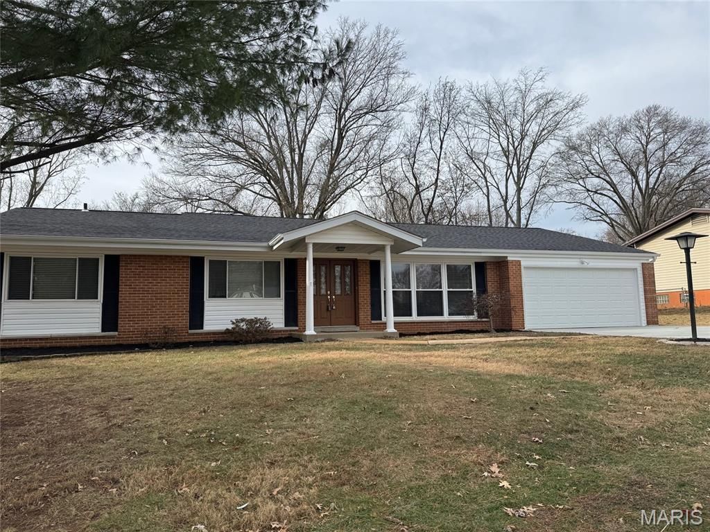 701 Fernview Drive, Creve Coeur, MO 63141 Main Photo