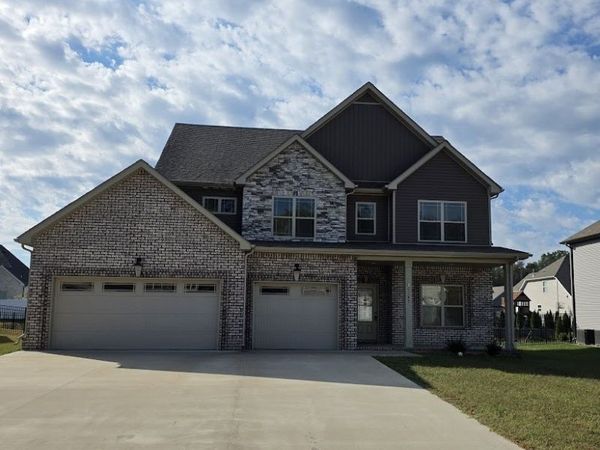 1147 Chagford Dr, Clarksville, TN 37043