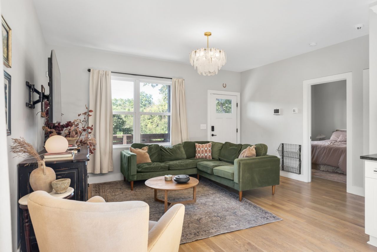 2417b Brasher Ave, Nashville, TN 37206 Main Photo