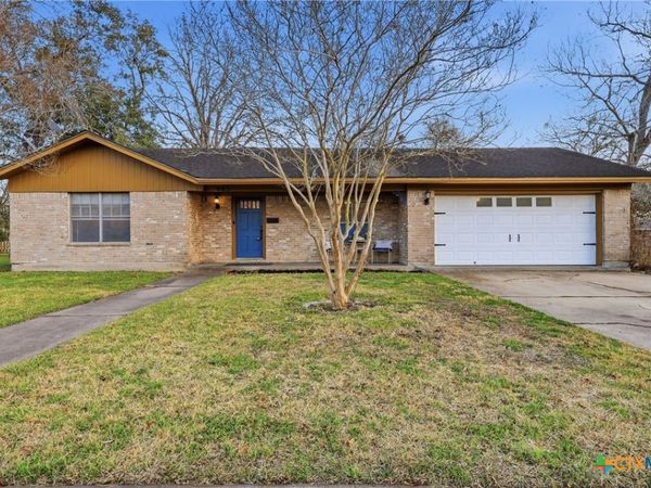 803 Hybiscus Lane, Victoria, TX 77904