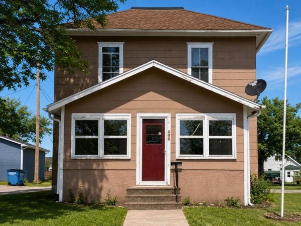305 Park Street, Reinbeck, IA 50669