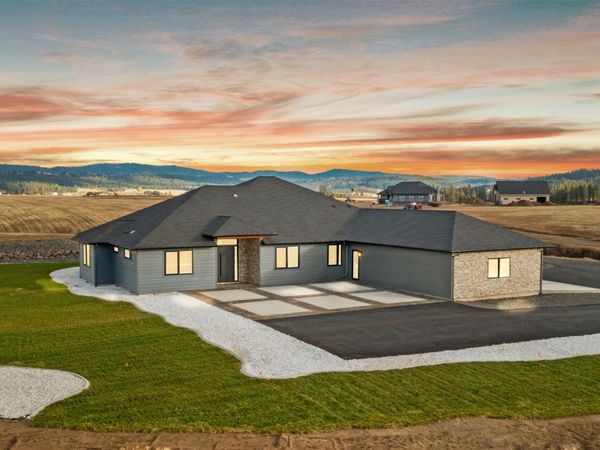 13790 N Bruce Rd, Mead, WA 99021