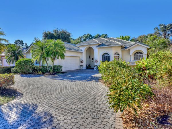 9029 One Putt Place, Port Saint Lucie, FL 34986