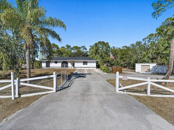 18389 N 41st Road N, Loxahatchee, FL 33470