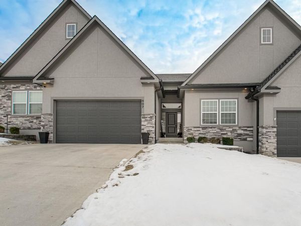 807 NE Algonquin Street, Unit #B, Lee's Summit, MO 64064