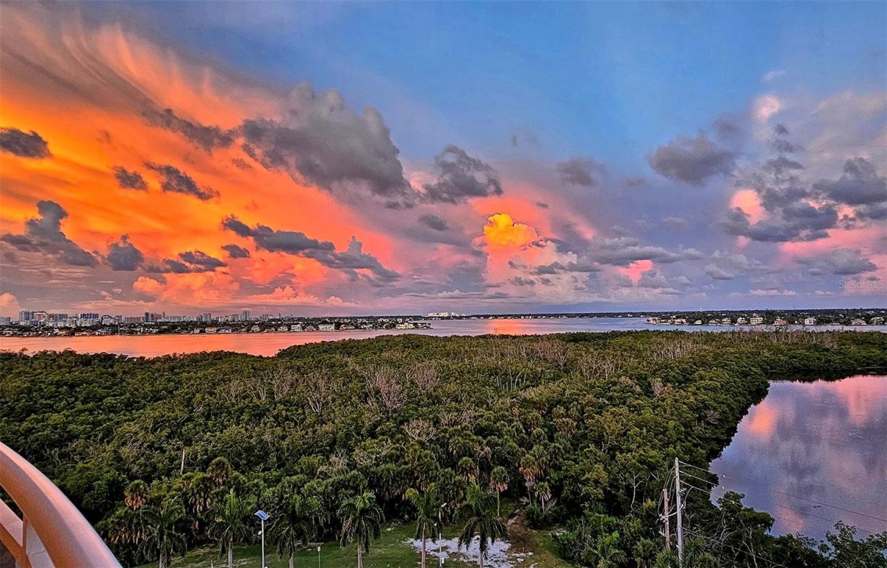 1300 Benjamin Franklin Drive, Unit 809, Sarasota, FL 34236 Photo