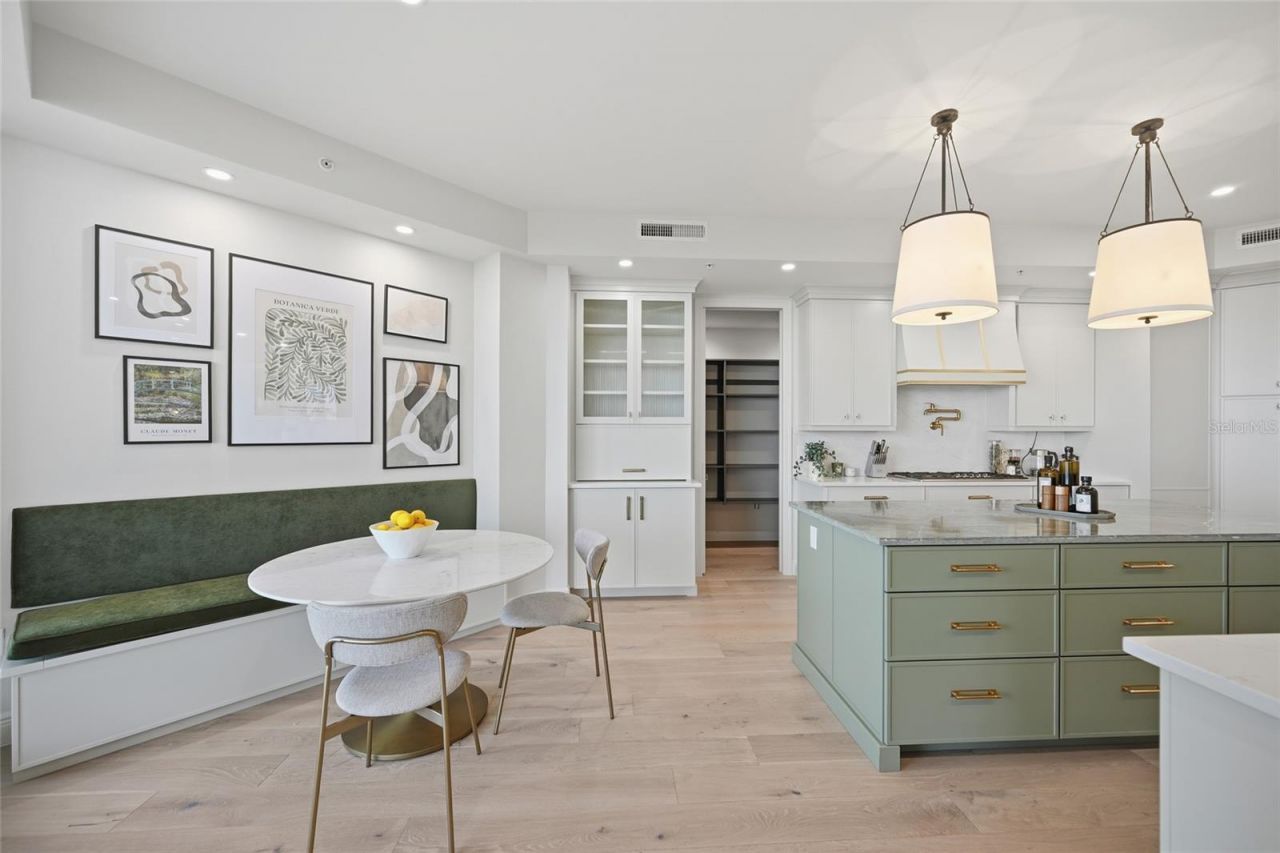 1300 Benjamin Franklin Drive, Unit 809, Sarasota, FL 34236 Photo