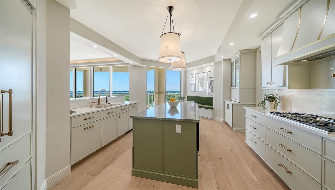 1300 Benjamin Franklin Drive, Unit 809, Sarasota, FL 34236 Photo