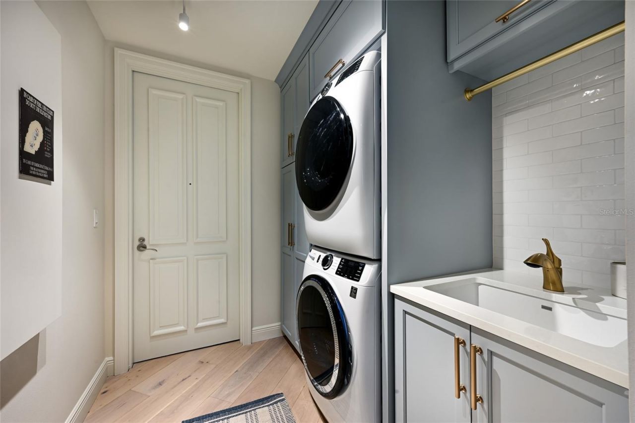 1300 Benjamin Franklin Drive, Unit 809, Sarasota, FL 34236 Photo