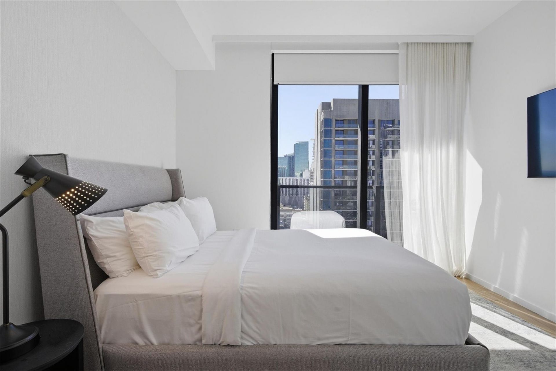 398 NE 5th St, Unit 2017, Miami, FL 33132 Photo