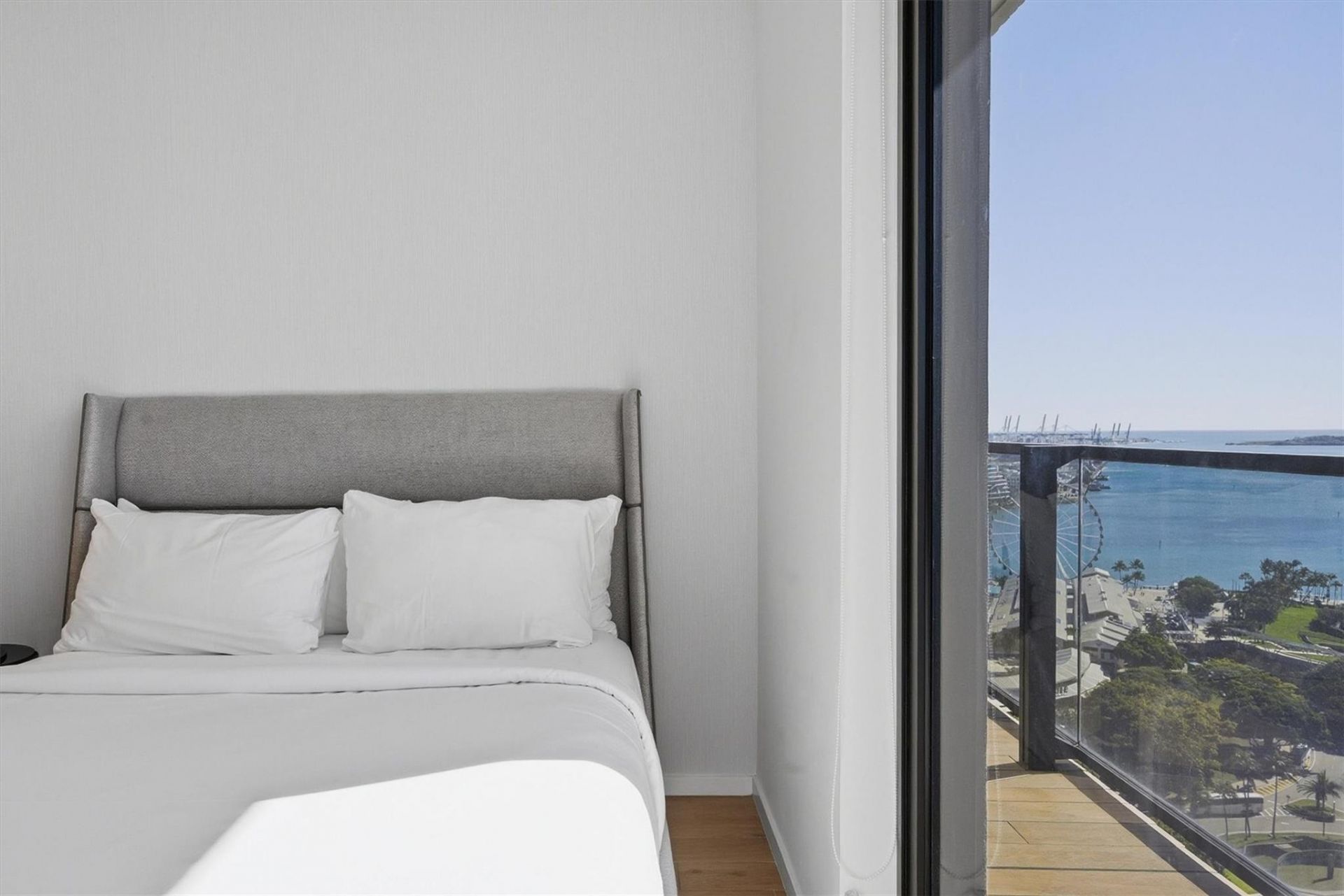 398 NE 5th St, Unit 2017, Miami, FL 33132 Photo