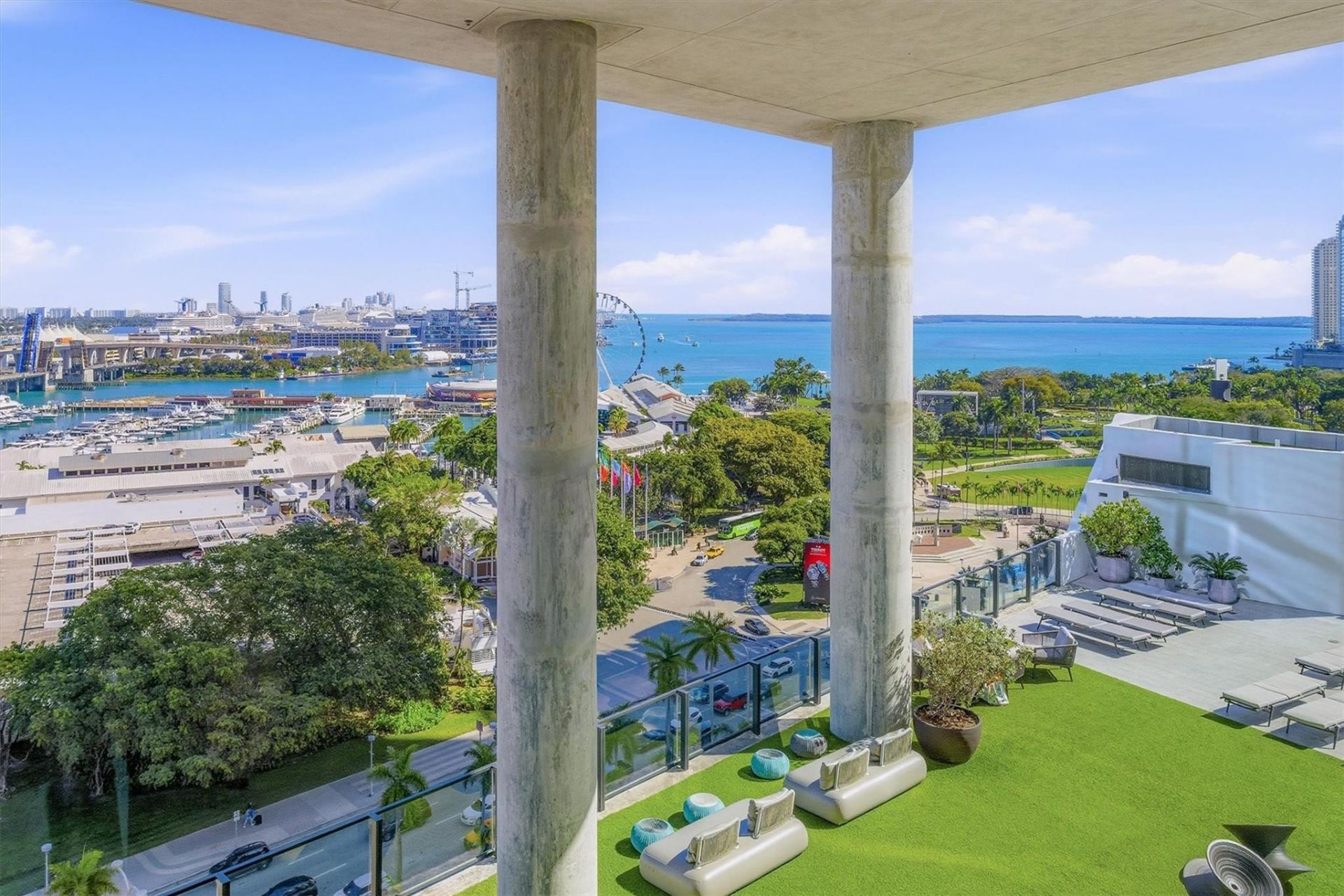 398 NE 5th St, Unit 2017, Miami, FL 33132 Photo