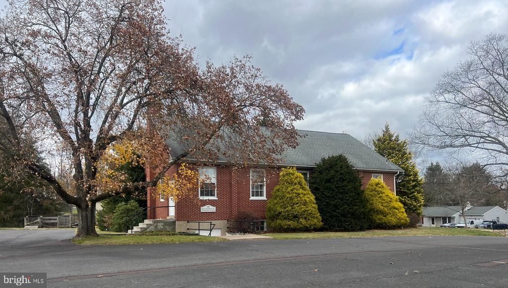 20 Perkiomen Avenue, Spring Mount, PA 19478 Main Photo