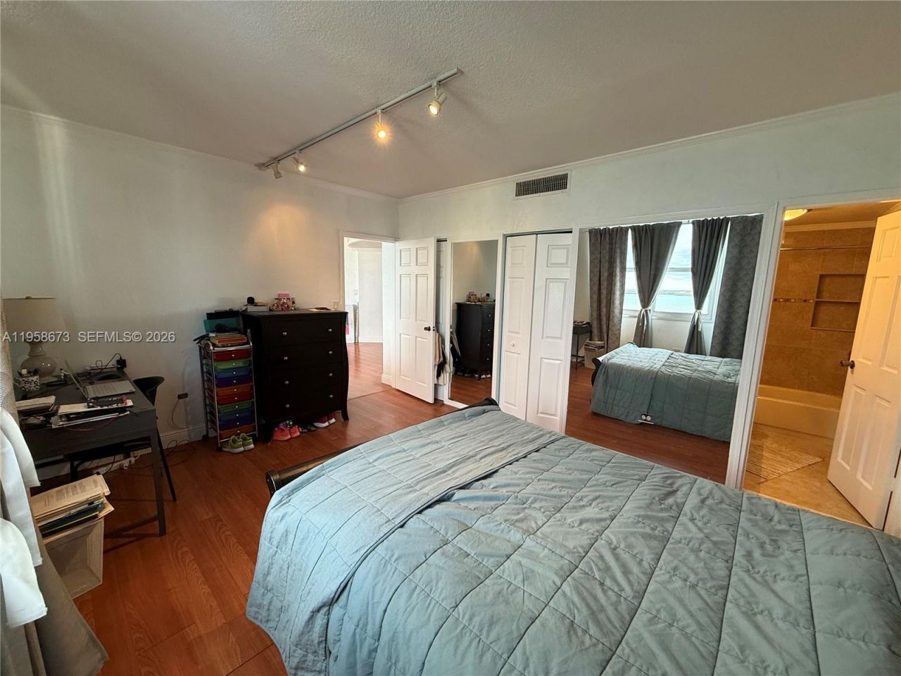 999 Brickell Bay Dr, Unit 2002, Miami, FL 33131 Photo