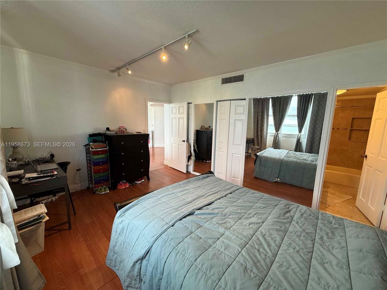 999 Brickell Bay Dr, Unit 2002, Miami, FL 33131 Photo