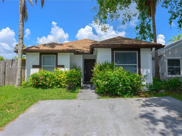 998 SW 8th Pl, Florida City, FL 33034