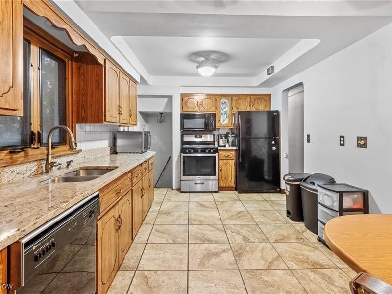 11770 Barrington Boulevard, Cleveland, OH 44130 Photo 11