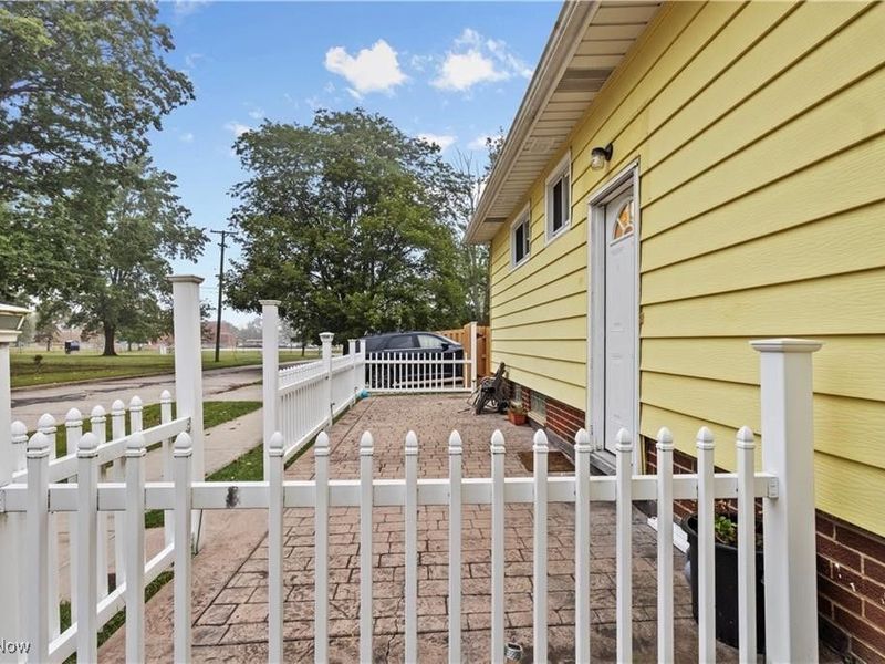 11770 Barrington Boulevard, Cleveland, OH 44130 Photo 5