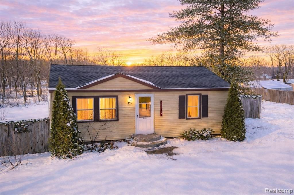 7536 Wilkie Street, Taylor, MI 48180 Main Photo