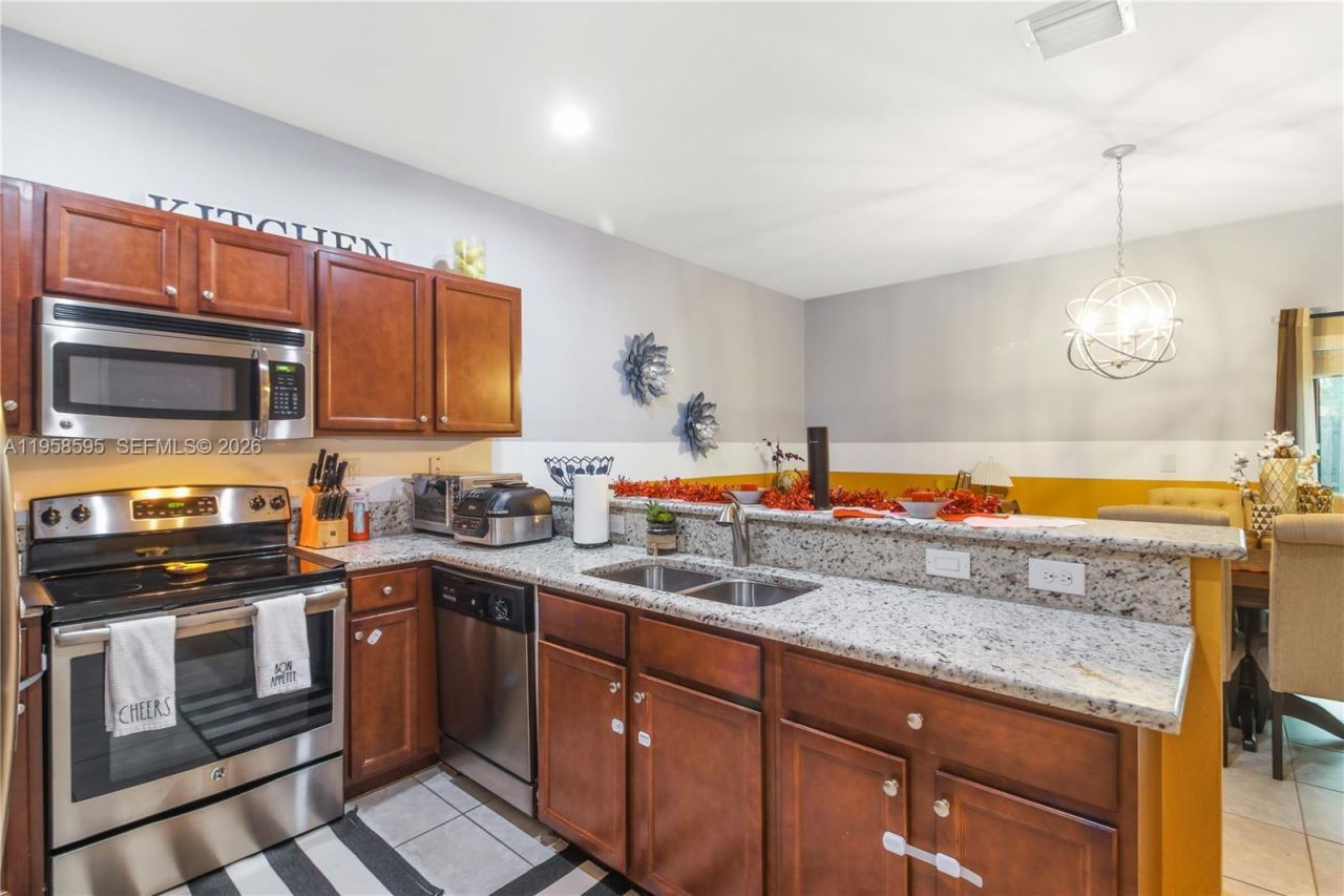 707 SE 32nd Ter , Homestead, FL 33033 Photo