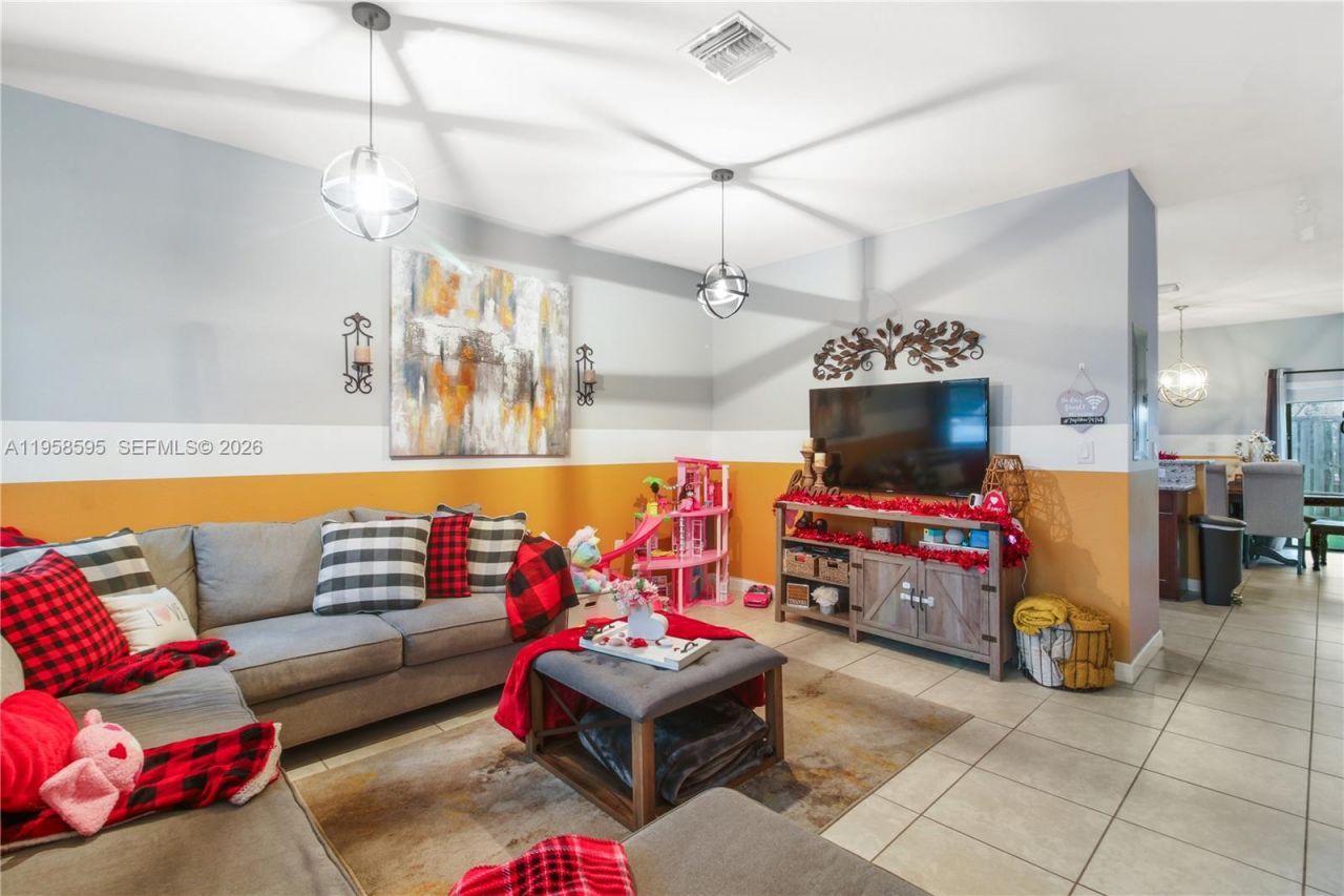 707 SE 32nd Ter , Homestead, FL 33033 Photo