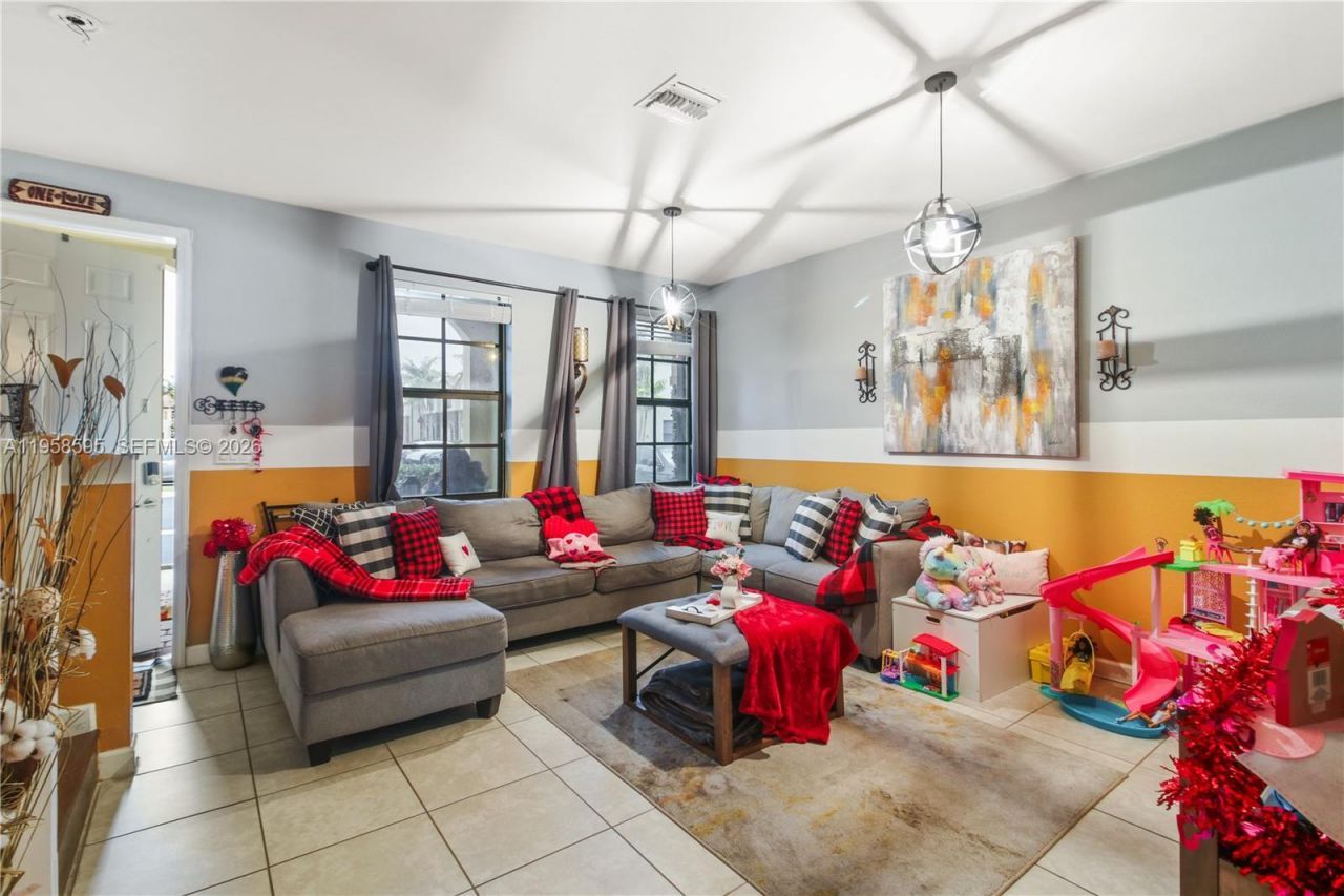 707 SE 32nd Ter , Homestead, FL 33033 Photo